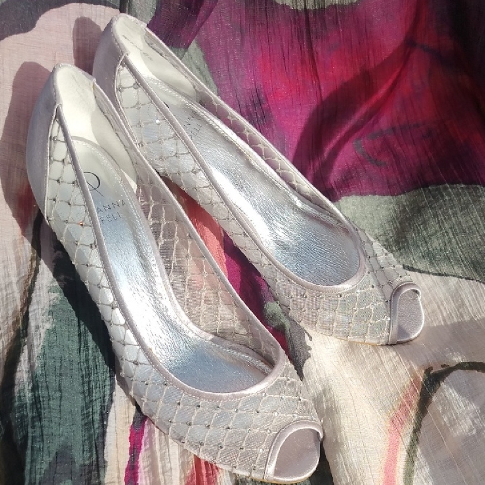 Adriana Papel Sexy Silver Mesh Diamond Looking Accented Heel Size 8.5